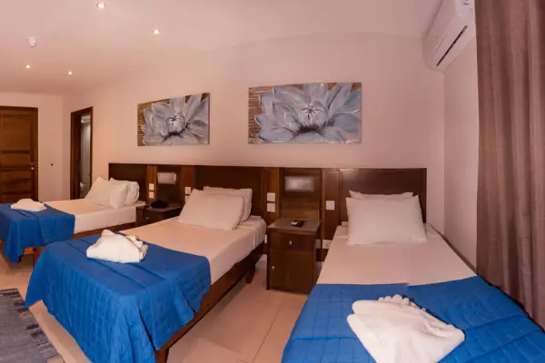 Cerviola Hotel 4