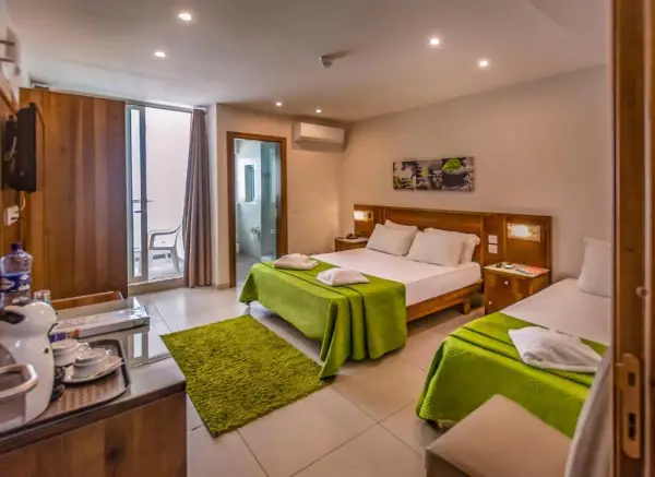 Cerviola Hotel 6